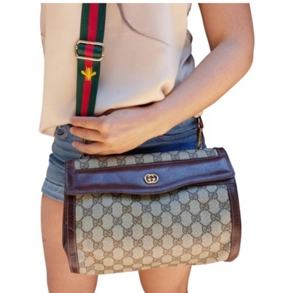 Authentic Vintage Gucci GG Monogram Supreme Sherry Web Clutch Crossbody Bag